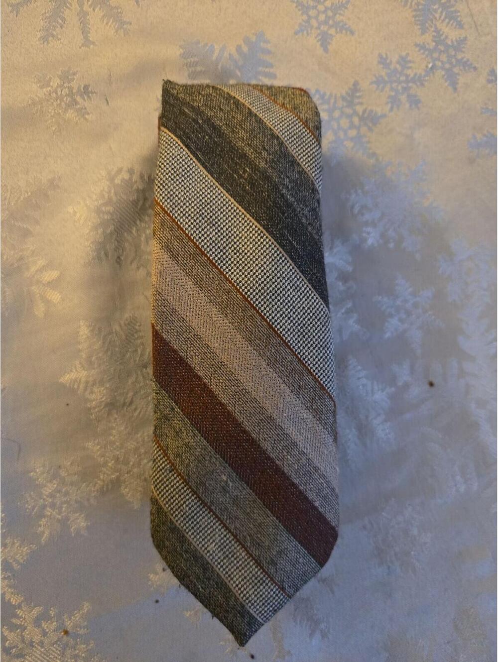 Vintage Brittania Striped Textured Silk Blend Tie - Picture 3 of 4